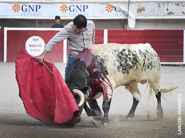 Las tres a Guillermo Guerra