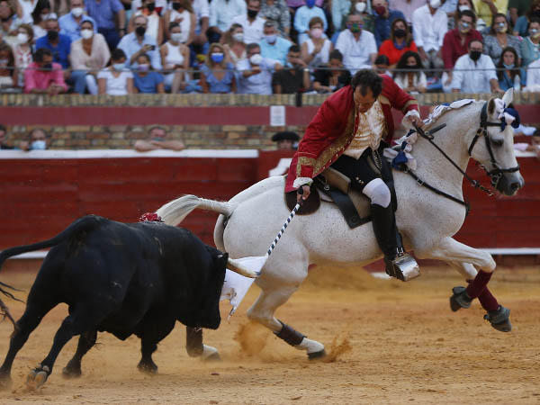 Encelando con la banderola