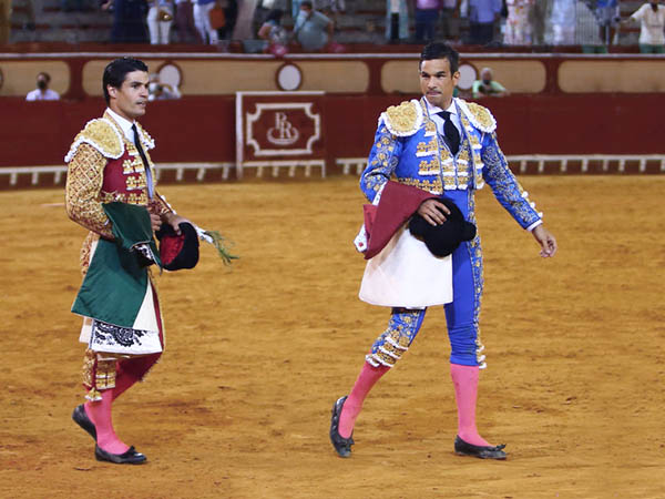 Comparten triunfo en el cierre