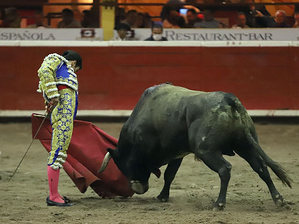 Martnez con el cierraplaza