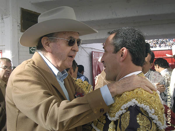 Saludo al maestro Csar Rincn