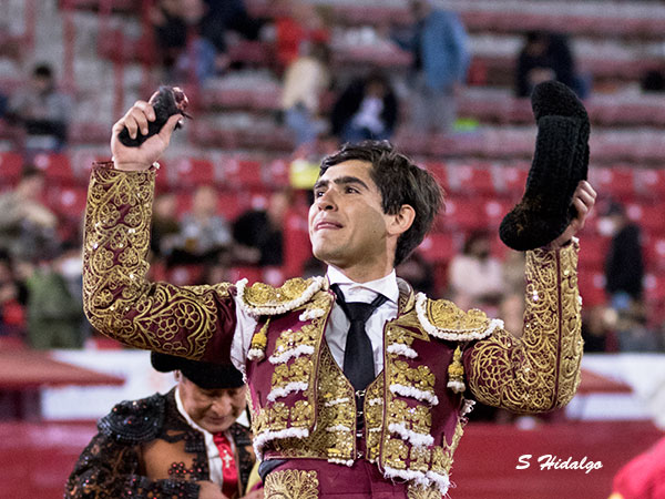 Gerardo Adame, merecida oreja