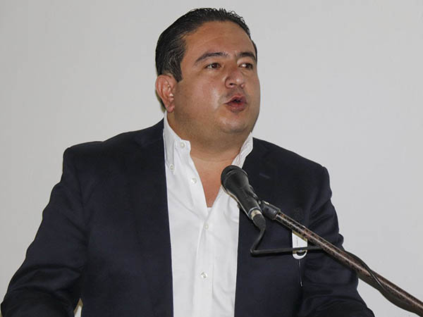 El alcalde Gustavo Robles