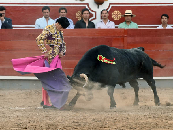 Manos a la cadera