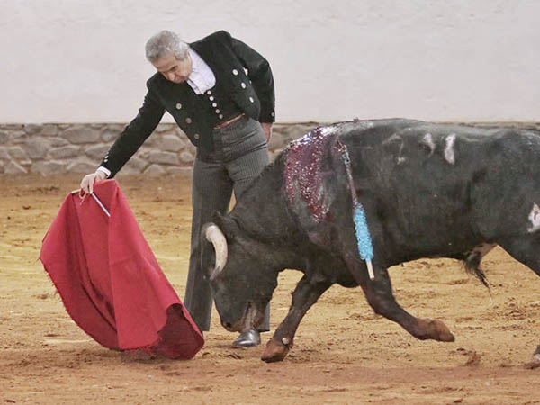 Reposada faena de El Capi