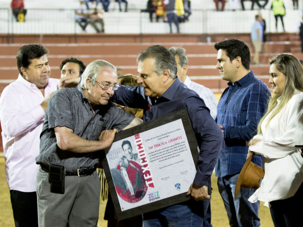 Reconocimiento a Paco Cervantes