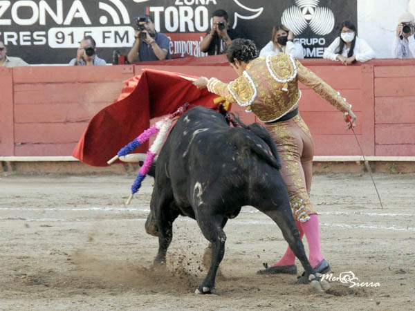 Barriendo los lomos