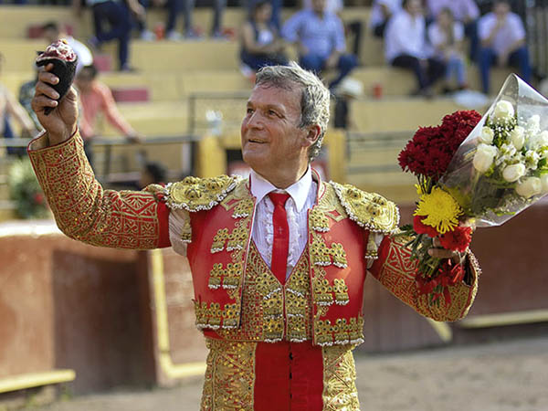 Triunfo del torero de casa