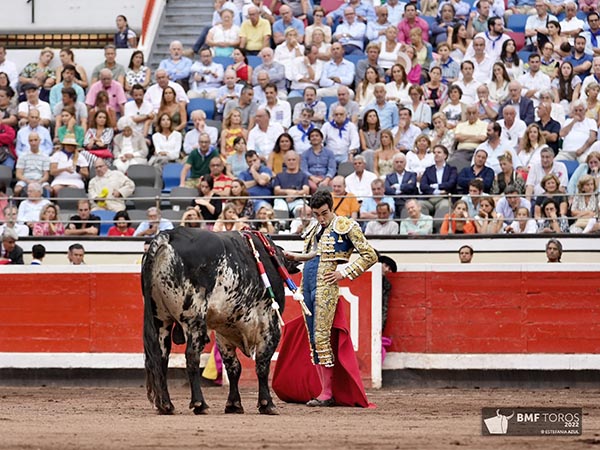 Encelando en el tercio