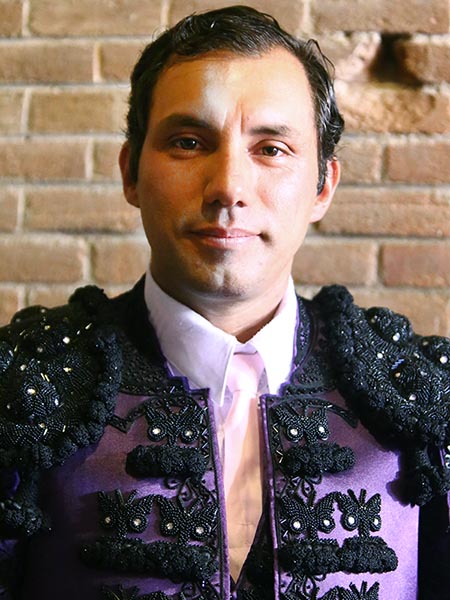 Vctor Mora, torero de plata