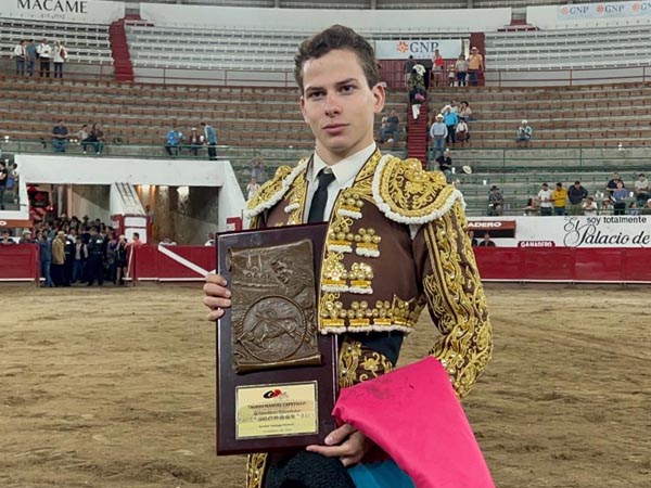 Nez, trofeo y lugar en Calaveras