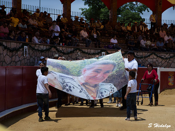 Homenaje a la madre Ins