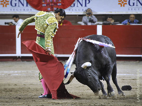 Le busc las vueltas