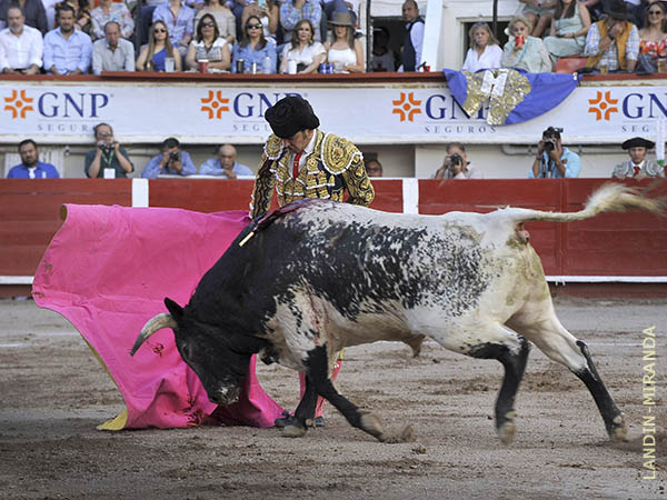 Revolera en los medios