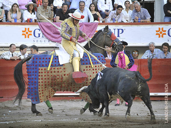 La vara de Efrn Acosta