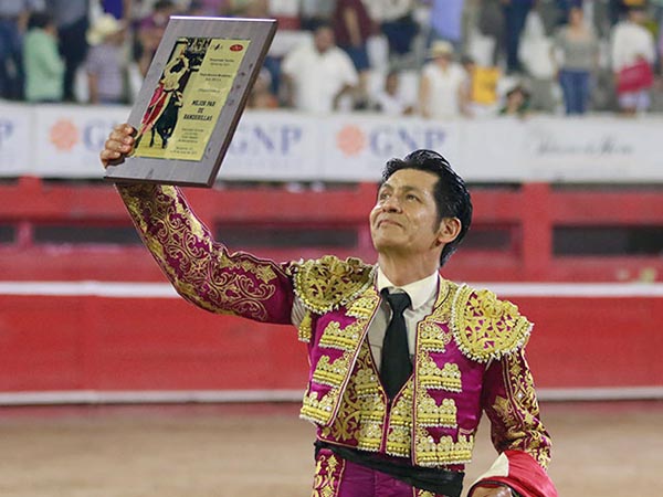 Triunfa El Zapata en Monterrey