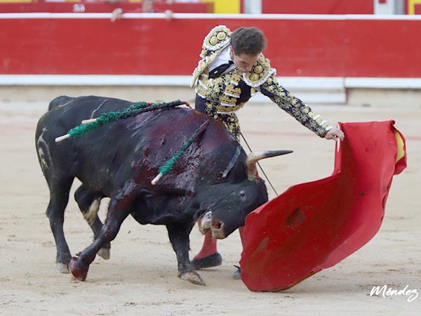 Avin por el izquierdo