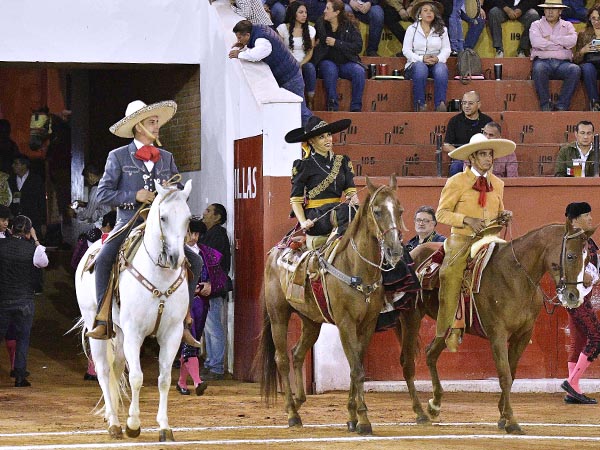 Charros y adelita