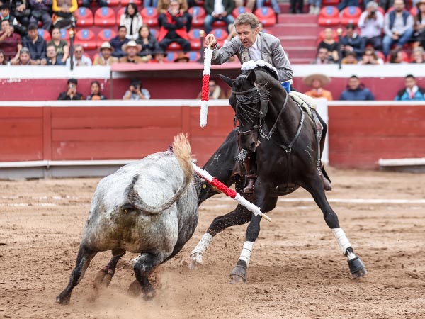 Toreo a caballo