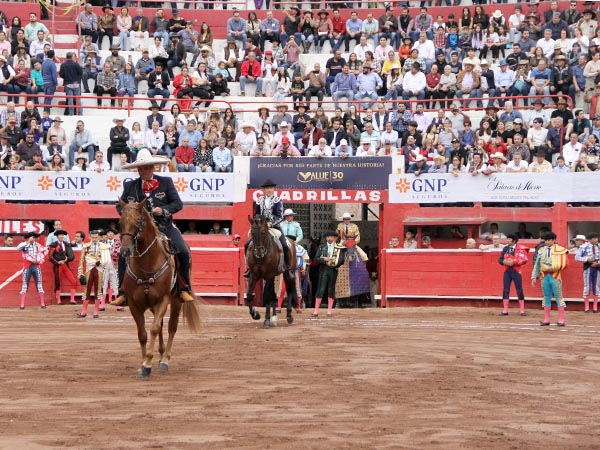 Inicia el festejo