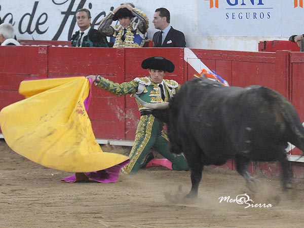 Al sexto lo recibi de hinojos