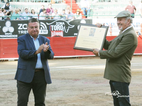 Homenaje al maestro Arruza