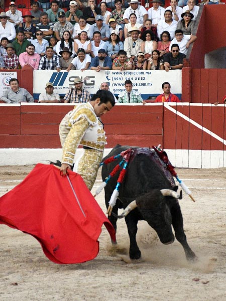 Jaleado en el cambio de mano