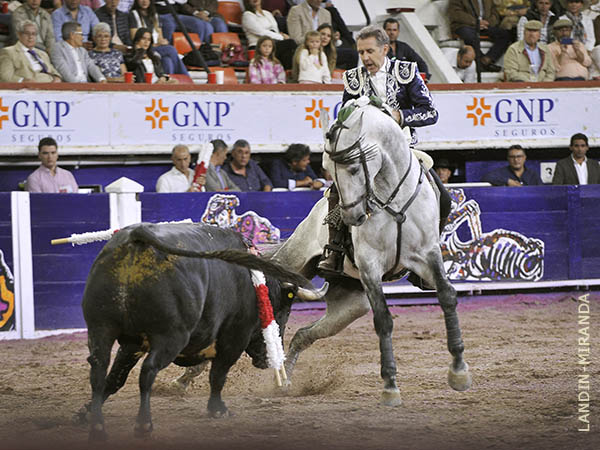 Espectacular toreo de costado