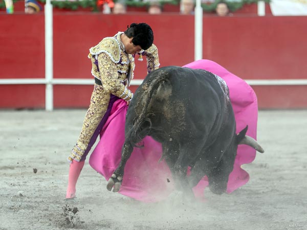 Manos a la cadera