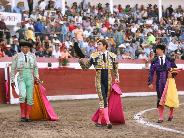 Jorge dio una vuelta al ruedo