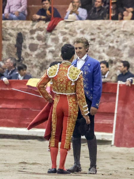 Muestra de amistad con Pablo