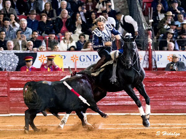 Enganchado en el estribo