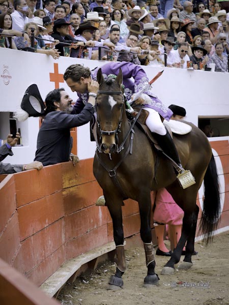 Aeja amistad de caballistas