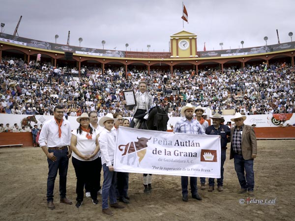 Presencia de la pea oficial