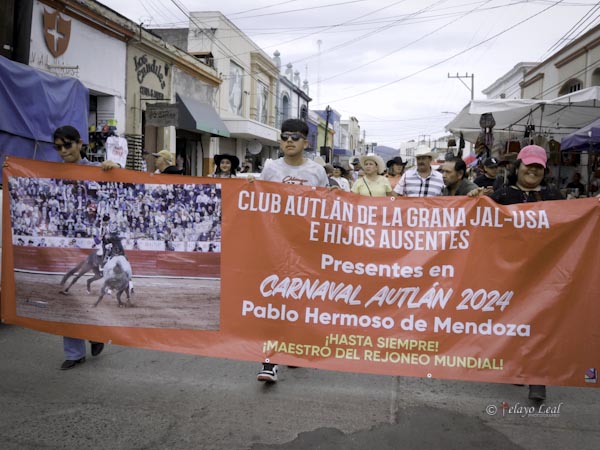 Desfile previo a la corrida