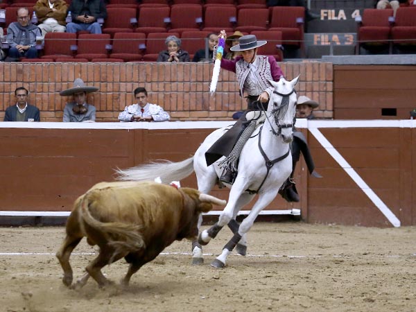 Stefana Uribe y un Zacatepec