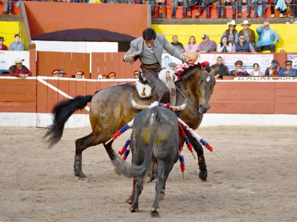 Toreando en la boca del riego