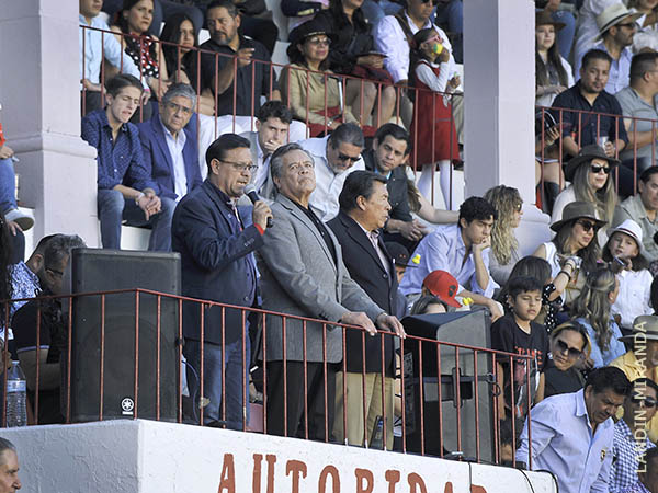 Homenaje a Armando Guadiana