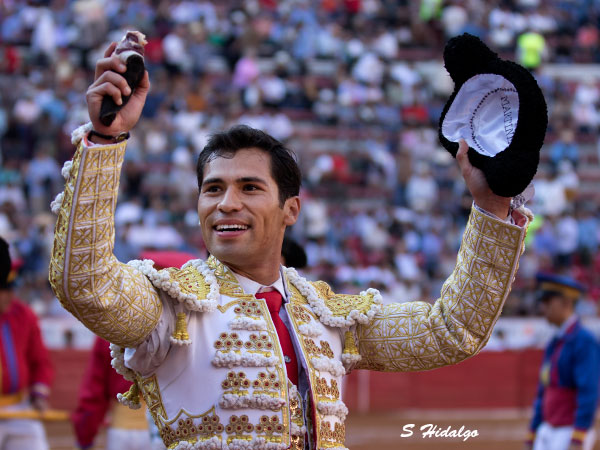 Francisco Martnez, triunfo parcial