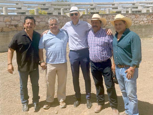 Beto Murrieta y el comit