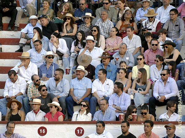 Vinieron desde Jalos a la feria de AGS