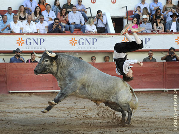 Valerosa actuacin de los recortadores