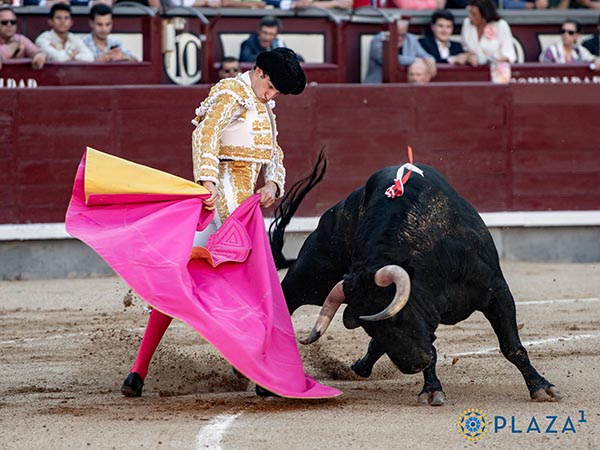 Vctor abre el festejo