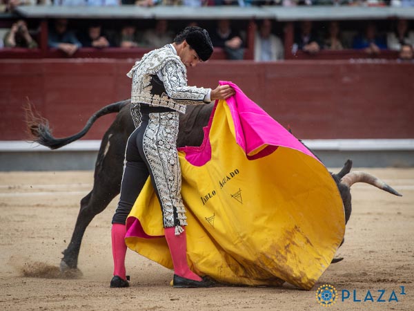 El capote de Pablo Aguado