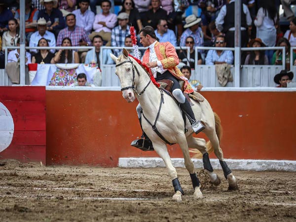 Fauro inicia el festejo