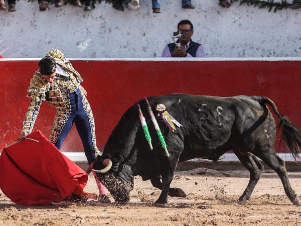 Bajando la mano diestra