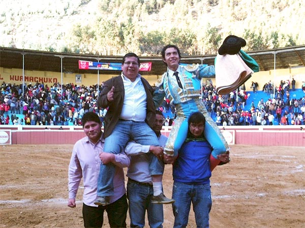 Varias giras de Tllez por plazas andinas