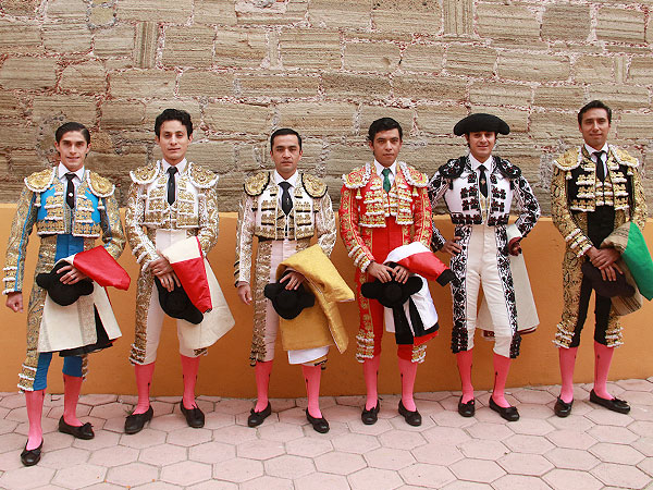 Jvenes matadores de toros