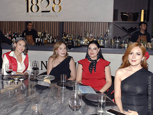 Lula, Mariana, Ceci y Roco en la gala