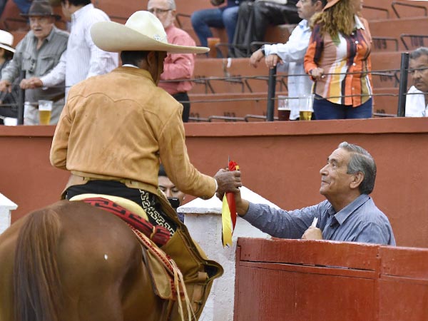 Tradicin y protocolo